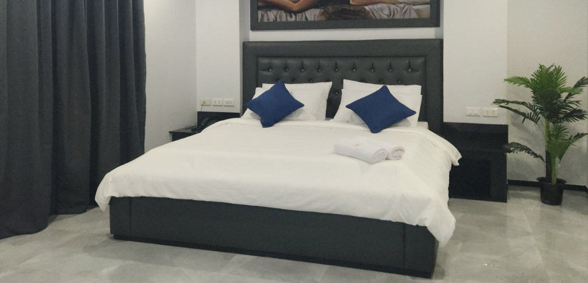  Hotel Carousel - Walking Street - Angeles City – Hotel Room Image